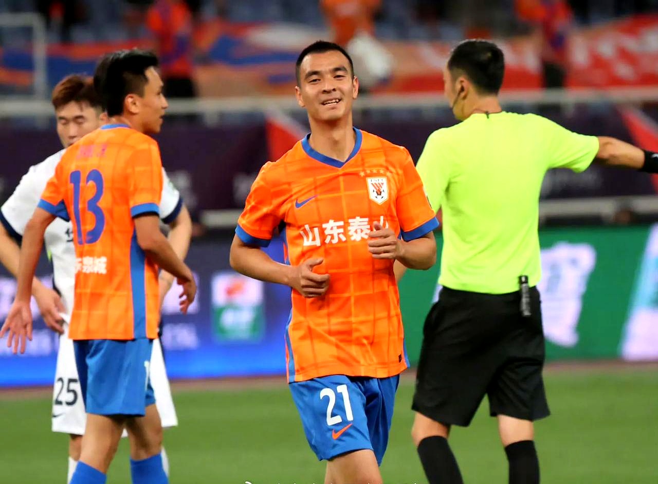 里程碑夜！山东泰山调整名单；西甲加时末段刷纪录；更衣室稳定；资深球员宣示担当的简单介绍